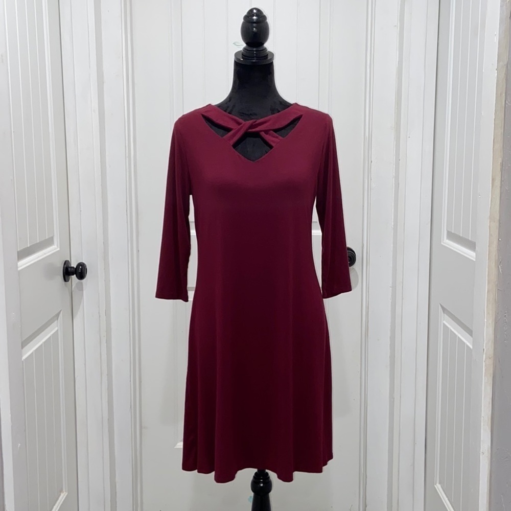 SIGNATURE Studio Maroon Dress Women’s Size Medium Pre-Owned